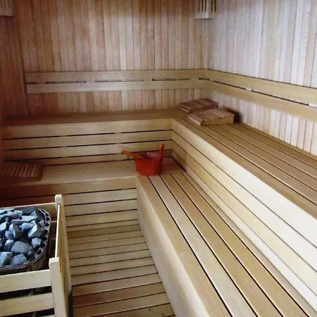 Tropical Gardens E 7 Spacious Duplex 4 Bed アパート