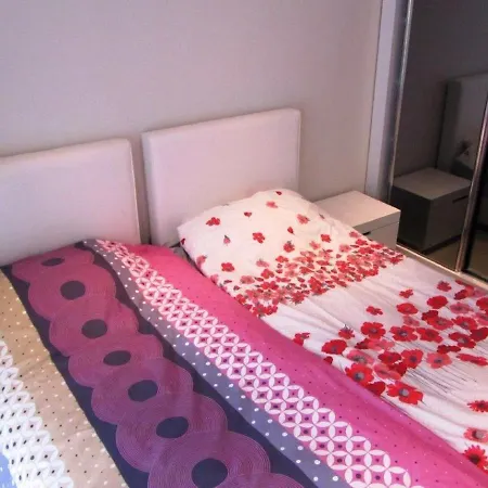 アパート Tropical Gardens E 7 Spacious Duplex 4 Bed シダ