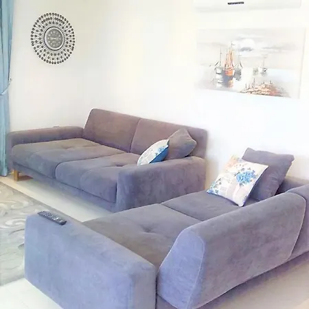 Tropical Gardens E 7 Spacious Duplex 4 Bed アパート