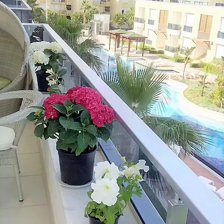 Tropical Gardens E 7 Spacious Duplex 4 Bed シダ